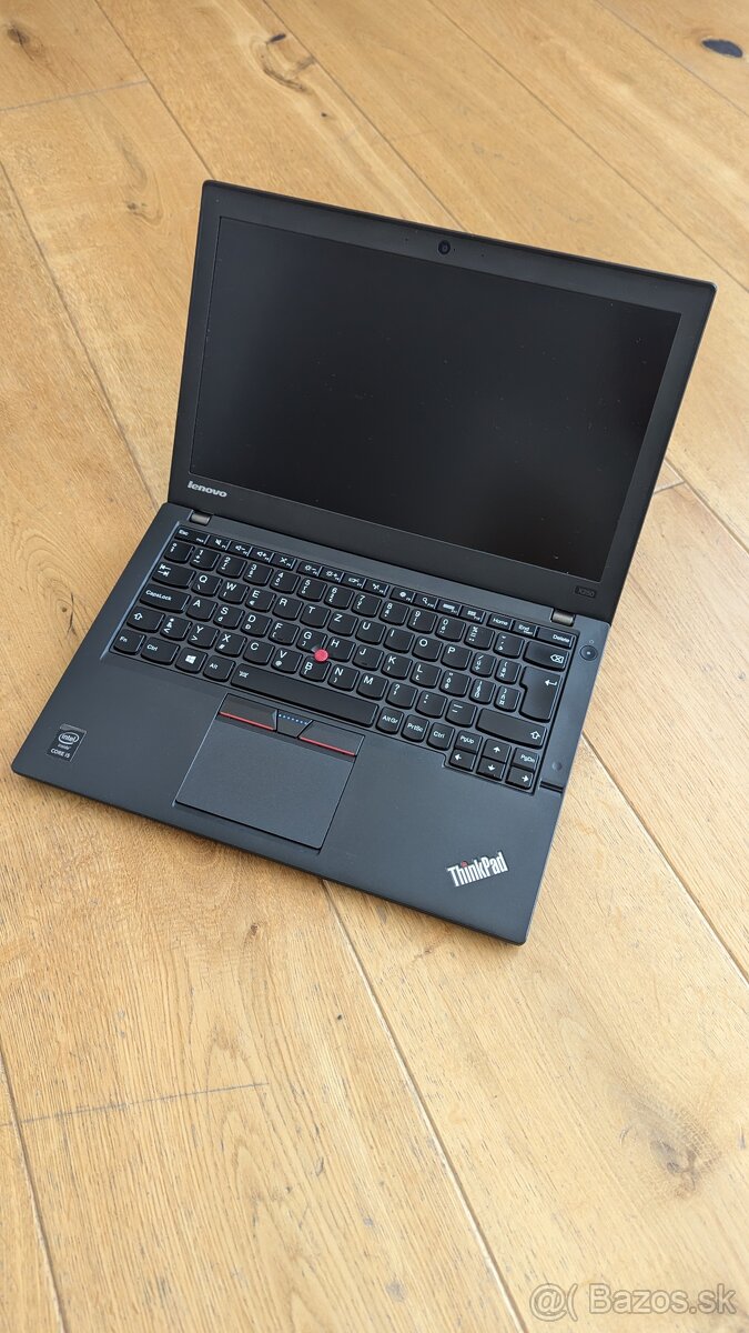 Lenovo ThinkPad x250 s bohatym prislusenstvom