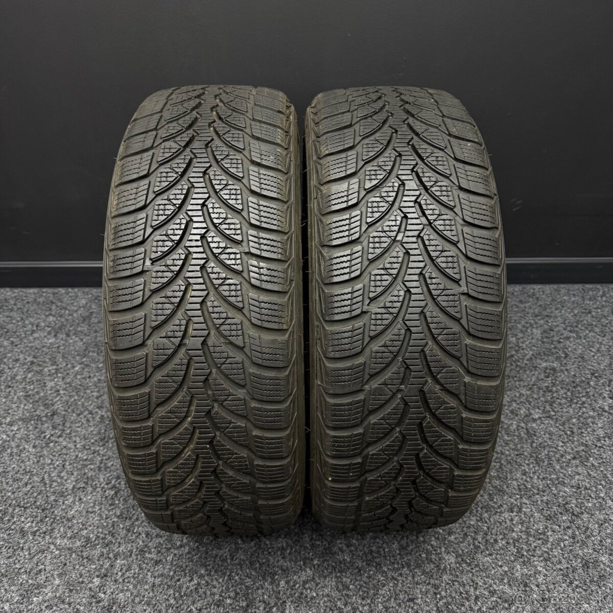 2ks zimni pneu 205/60/16 BRIDGESTONE