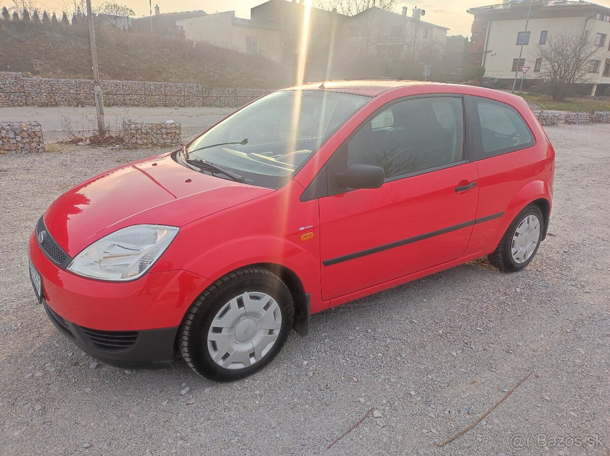 Ford Fiesta 1.3i Comfort, 51kW, M5, 3d., len 64.200 km