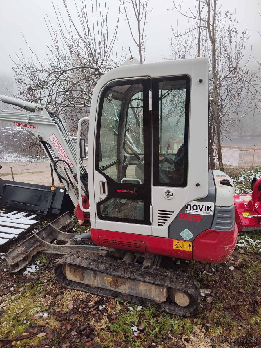 Minibager Takeuchi TB219