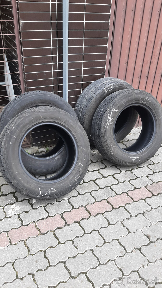 letne pneu 17" 235/65/17