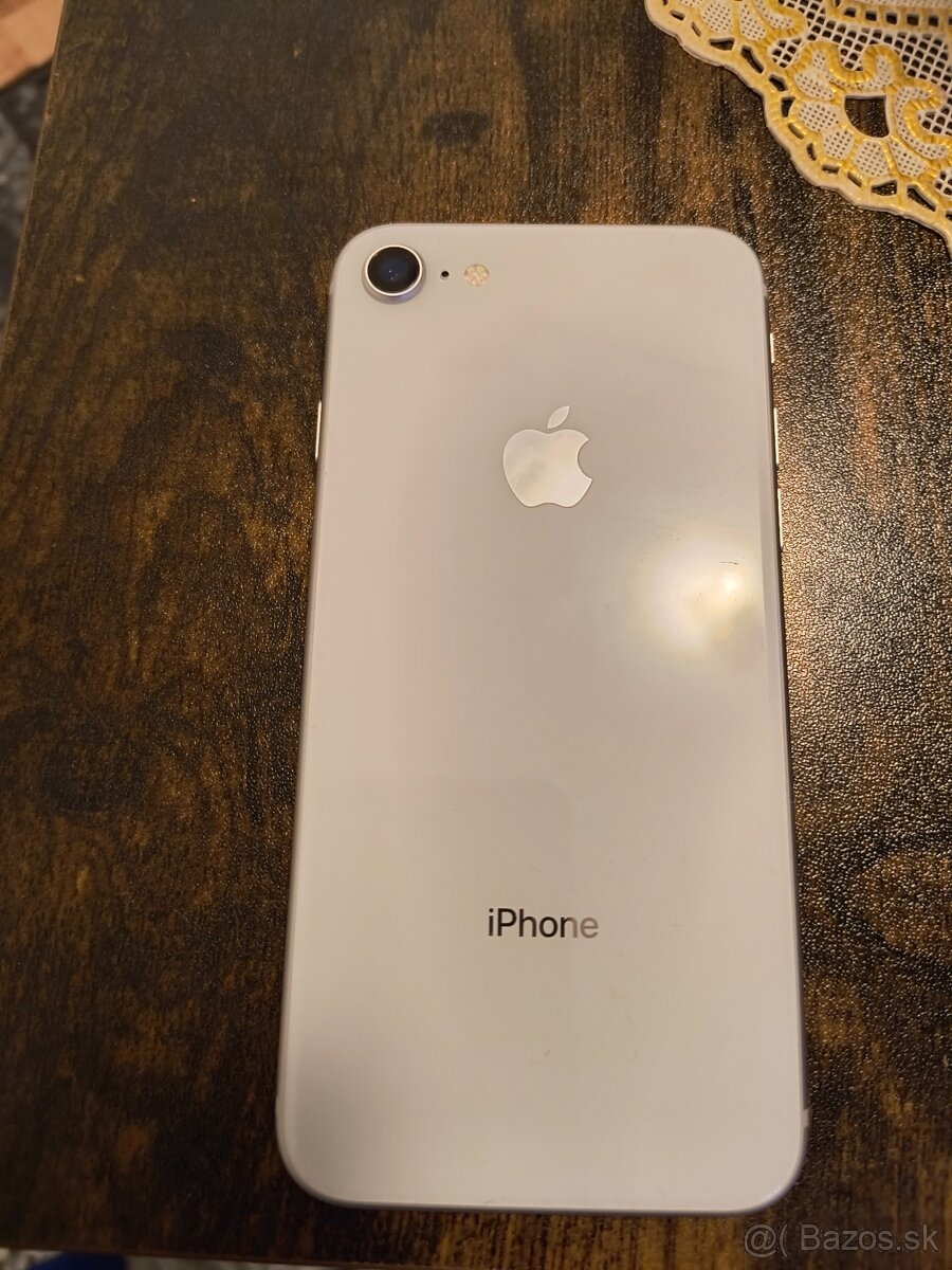 Predám iphone 8 white