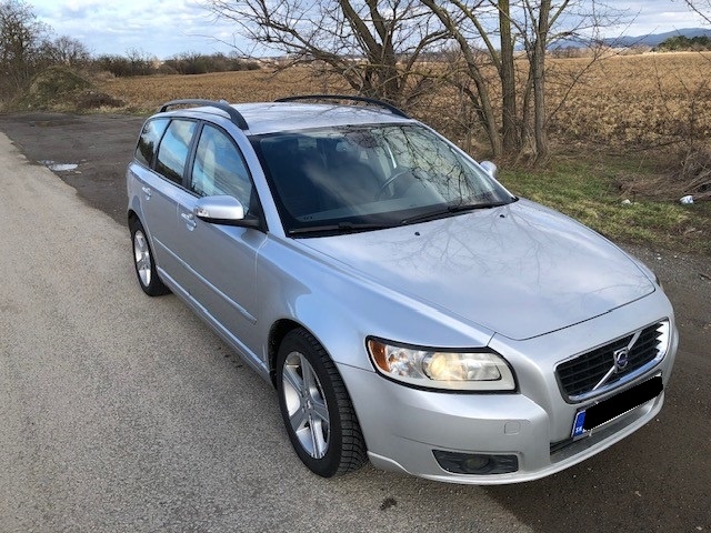 Volvol V50 diesel 2.0, 309 000 km, 2009, strešný nosič Thule