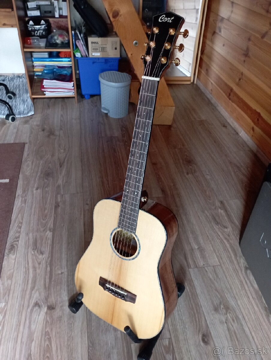 Gitara Cort mini natural