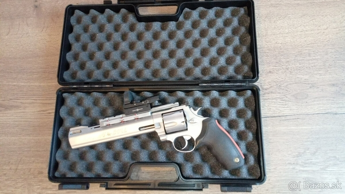 Taurus Raging Bull .454 Casull