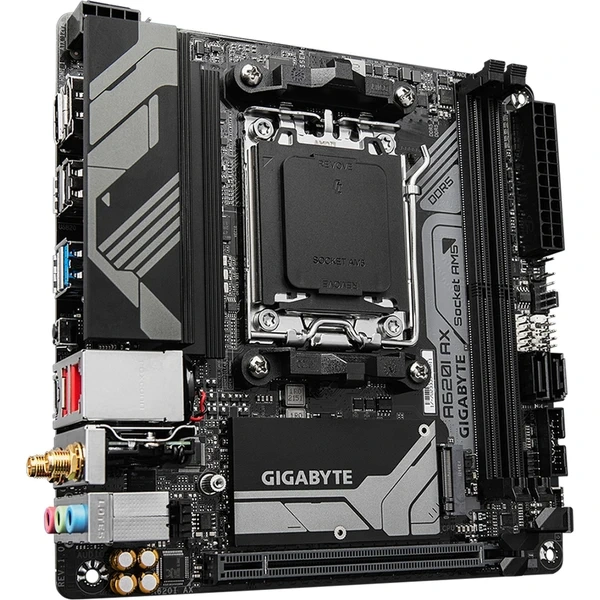 zakladna doska gigabyte a620i AX + bedna NZXT H1