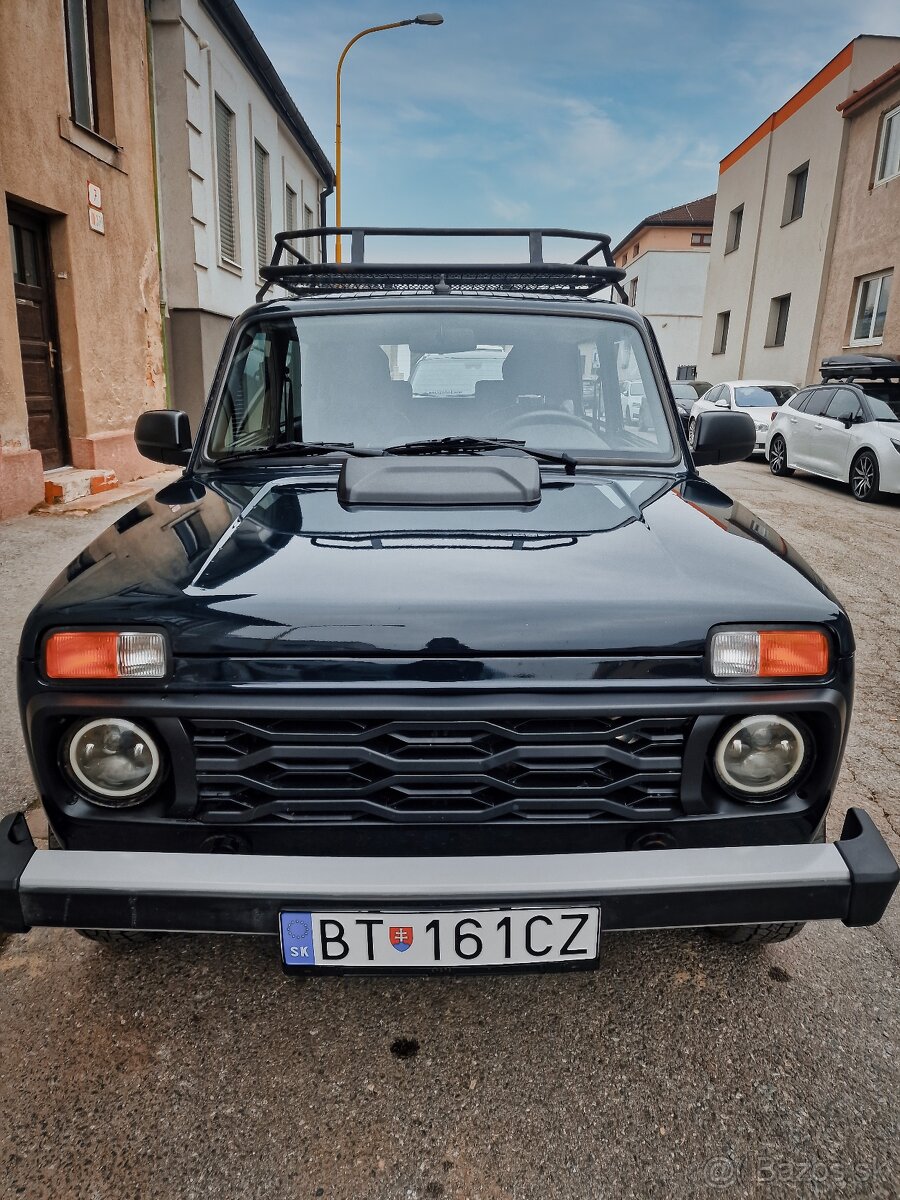 Predám takmer novú Lada Niva 1,7i 2020 iba 11 000 km