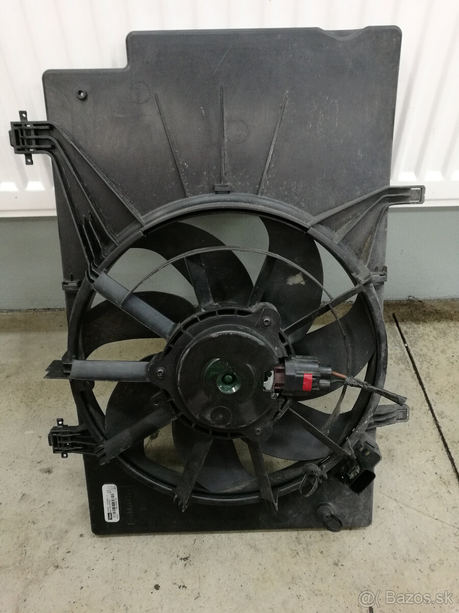 Predam stenu ventilatora na Ford Fiesta MK7 2008-2017