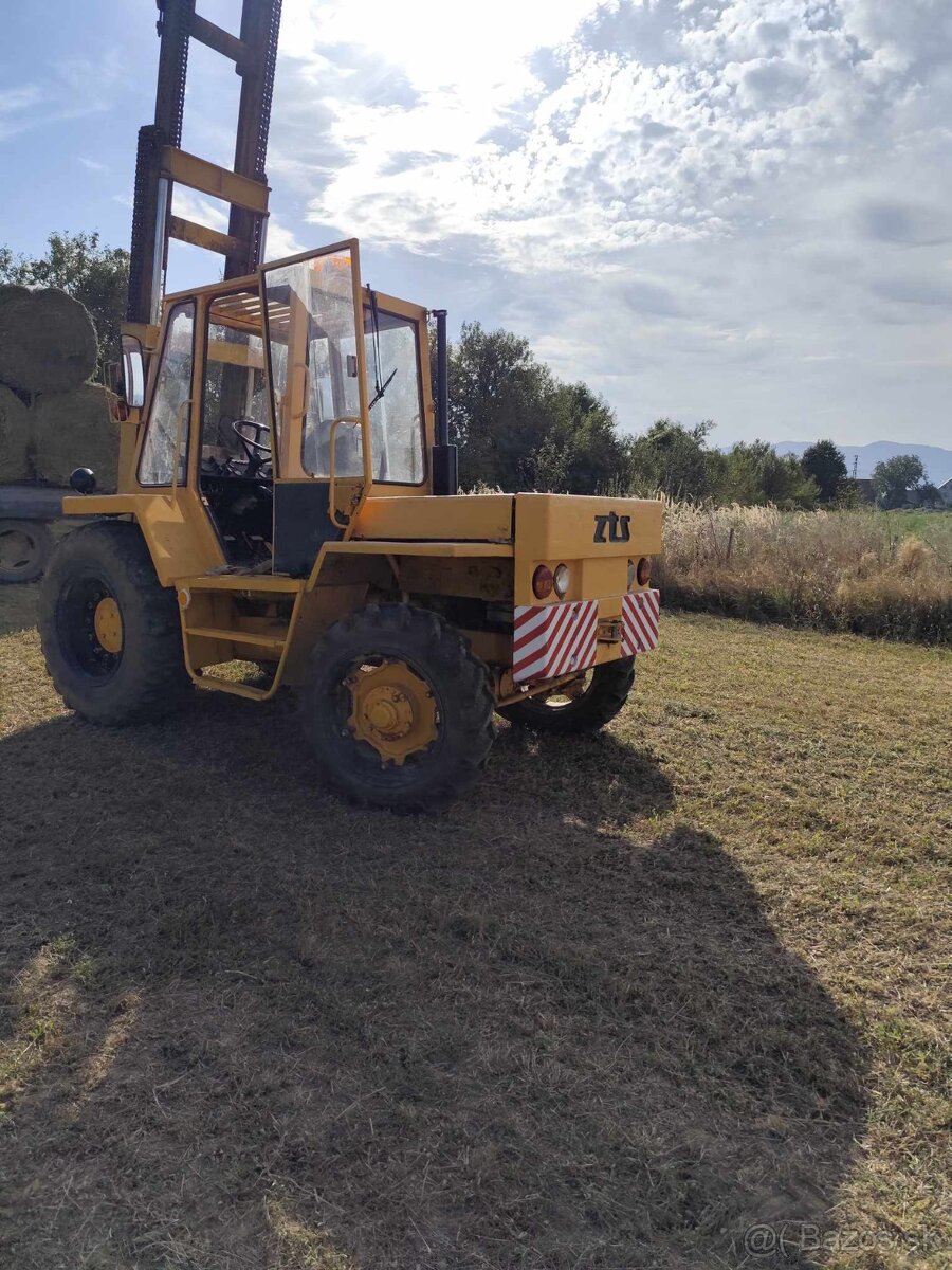 Vysokozdvižný vozík 4x4 ND 9-031 zts,desta