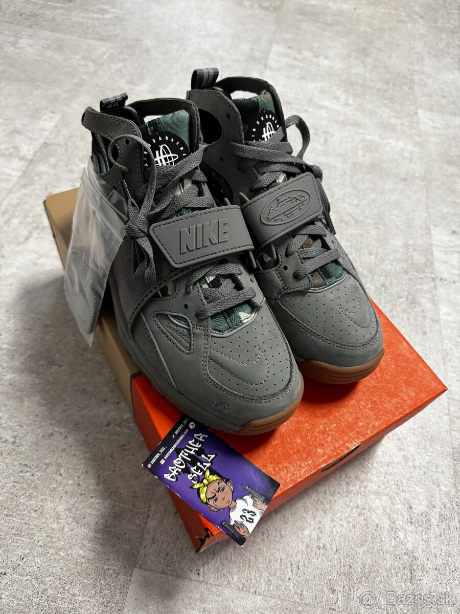 Corteiz x Nike Air Huarache - Gully Grey