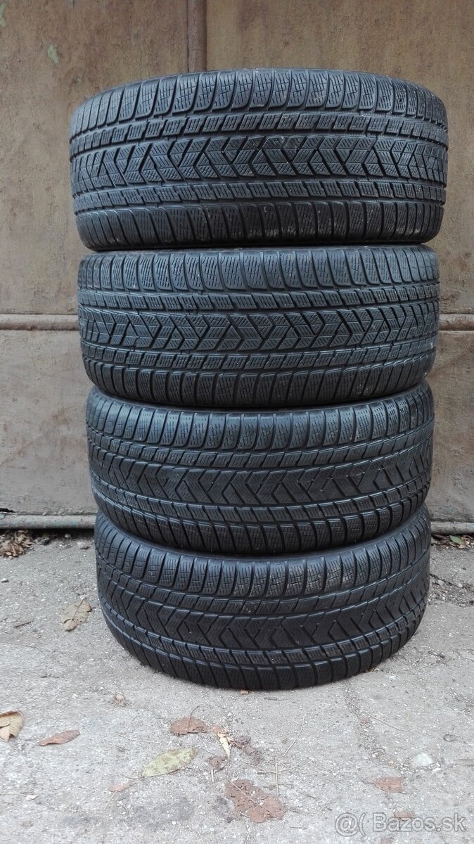 Predám 4-Zimné pneumatiky Pirelli Scorpion 285/45 R21