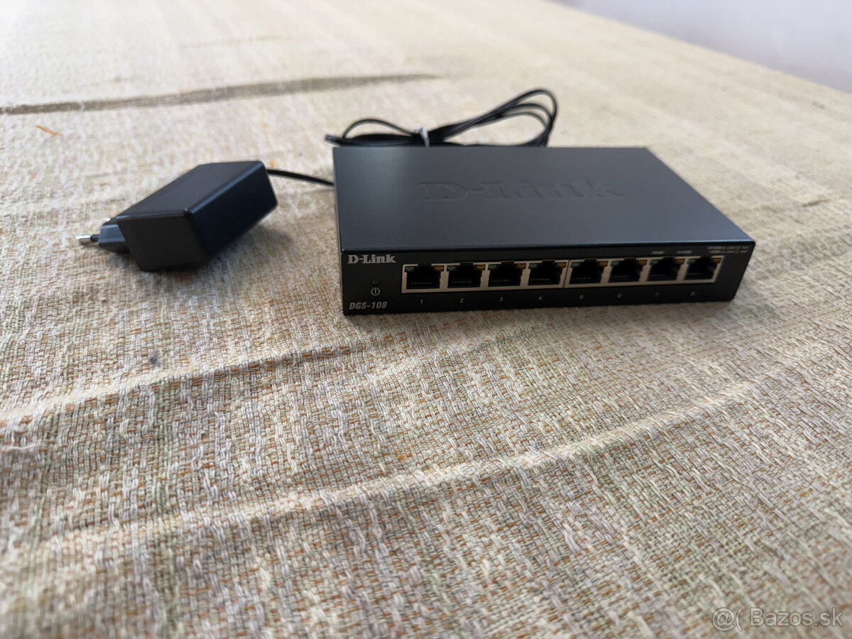 Predám 8-portový switch D-Link DGS-108