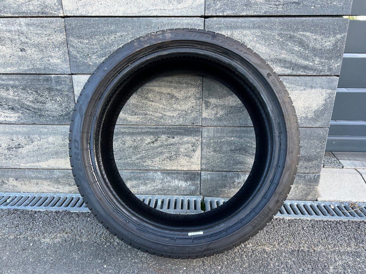 Pneu 245/35 R20 95Y