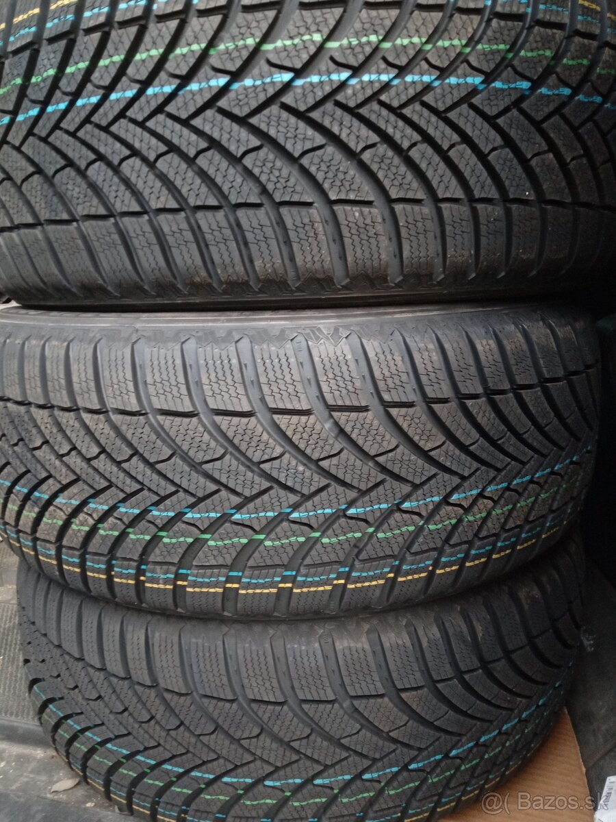 225/50 R18 99V zimné pneumatiky Semperit