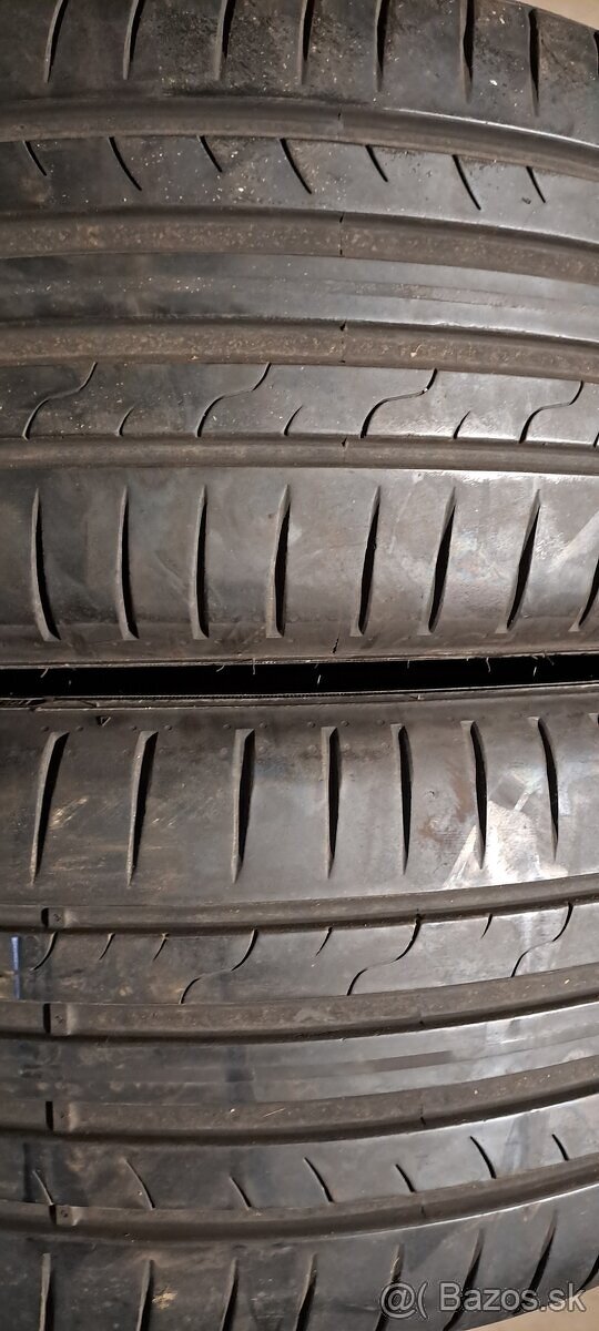 Predám 2ks slušné letné 225/45r17-94W Dunlop