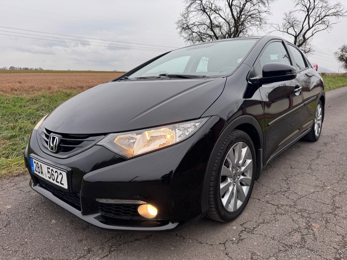 Honda Civic 2.2i-DTEC 110KW r.v 9/2013 naj 134tkm Výbava: Mu