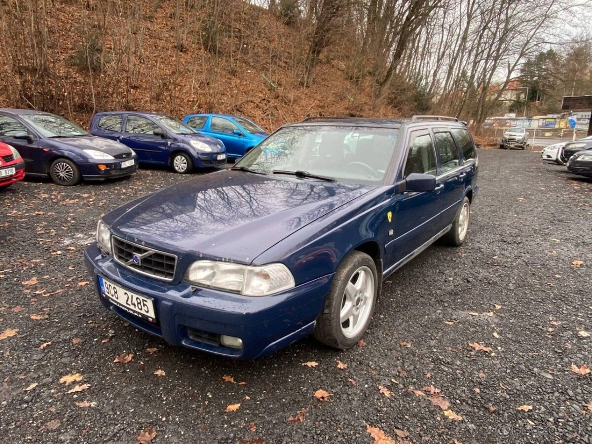 Volvo V70 2.5TDI 103kW klima tempomat 1997 park.kamera