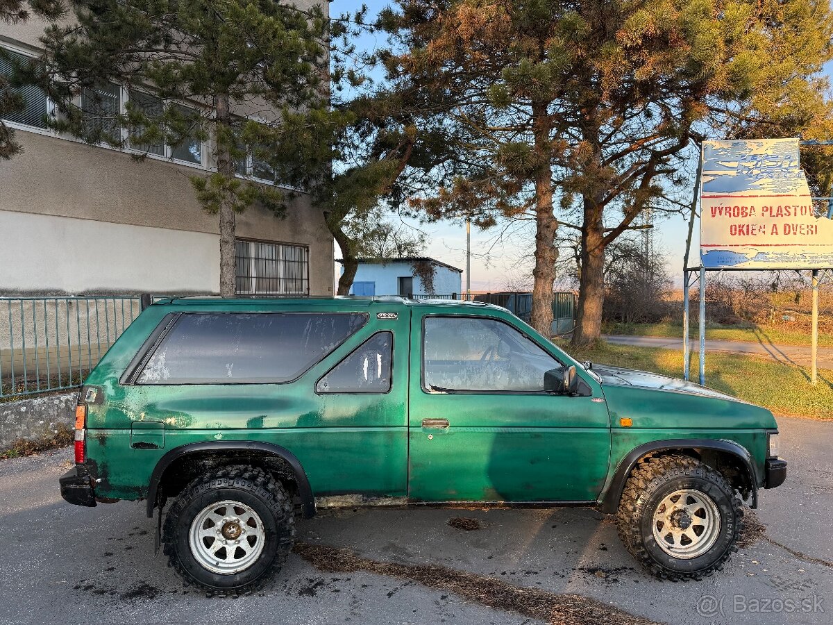 Nissan Terrano 2.4i 4x4 Off road