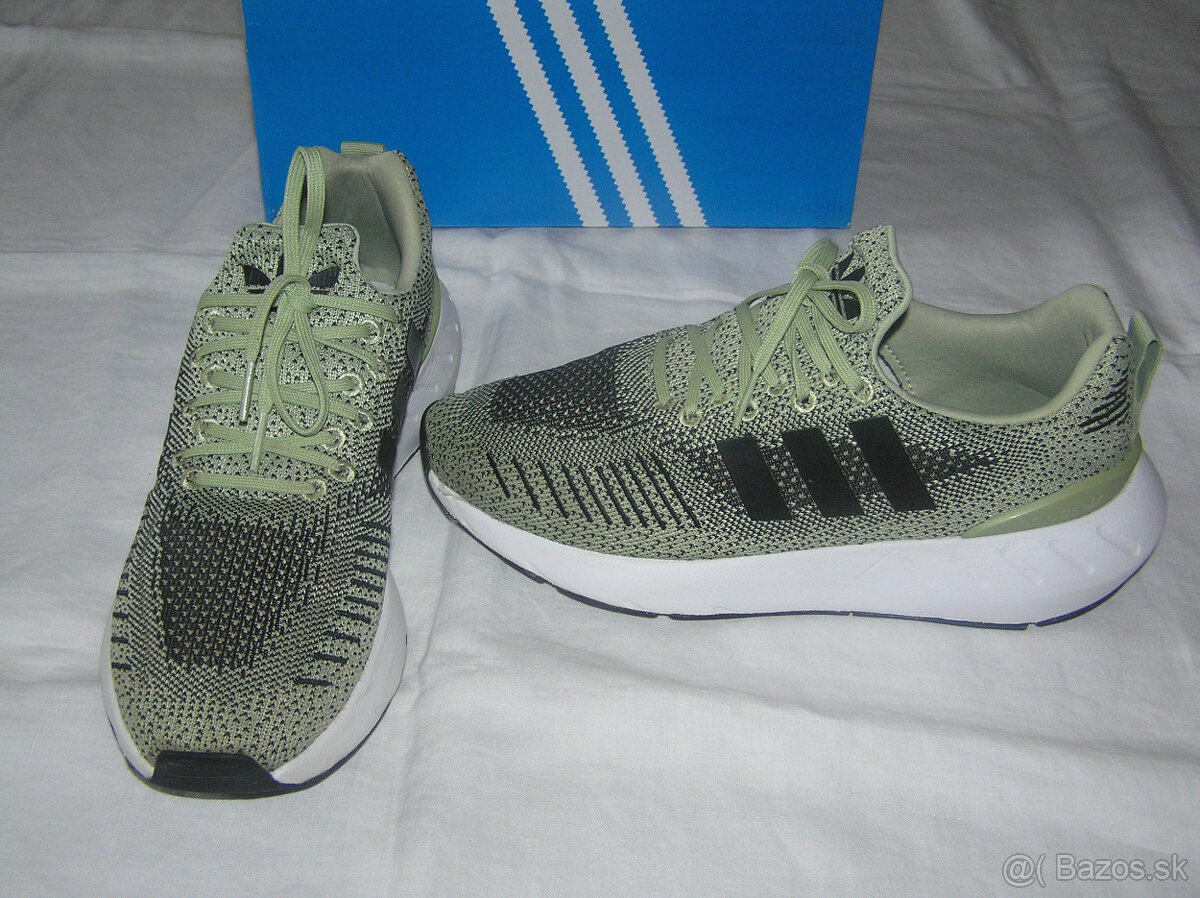 Pekné tenisky  Adidas Swift Run 22