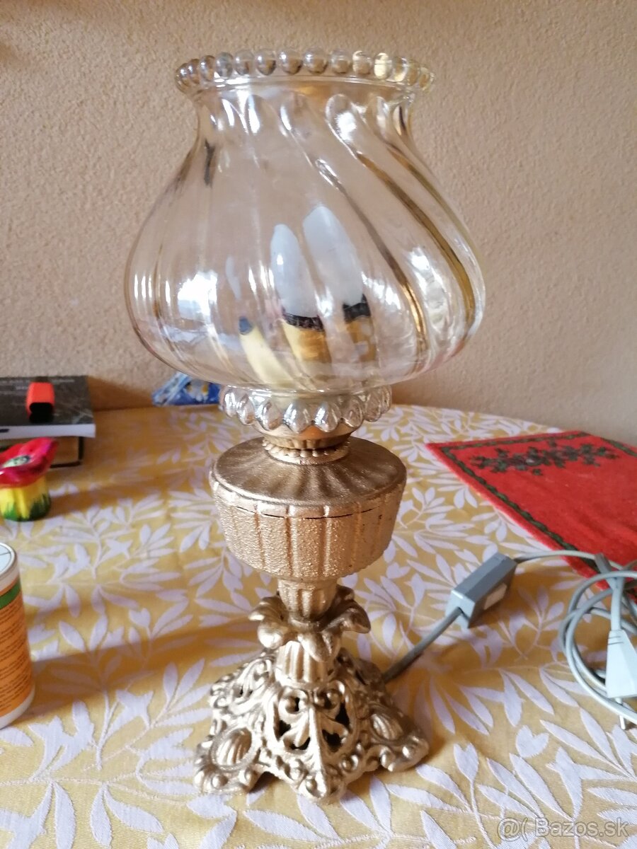 Lampa s podstavcom