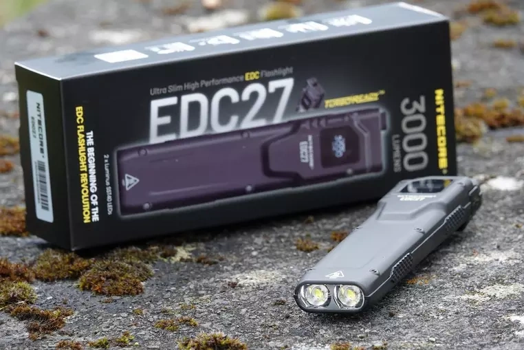 Taktické led svetlo Nitecore EDC27