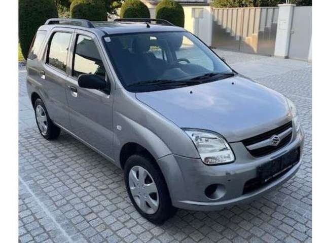 suzuki ignis 1.3 rok 2005 šedá metalíza