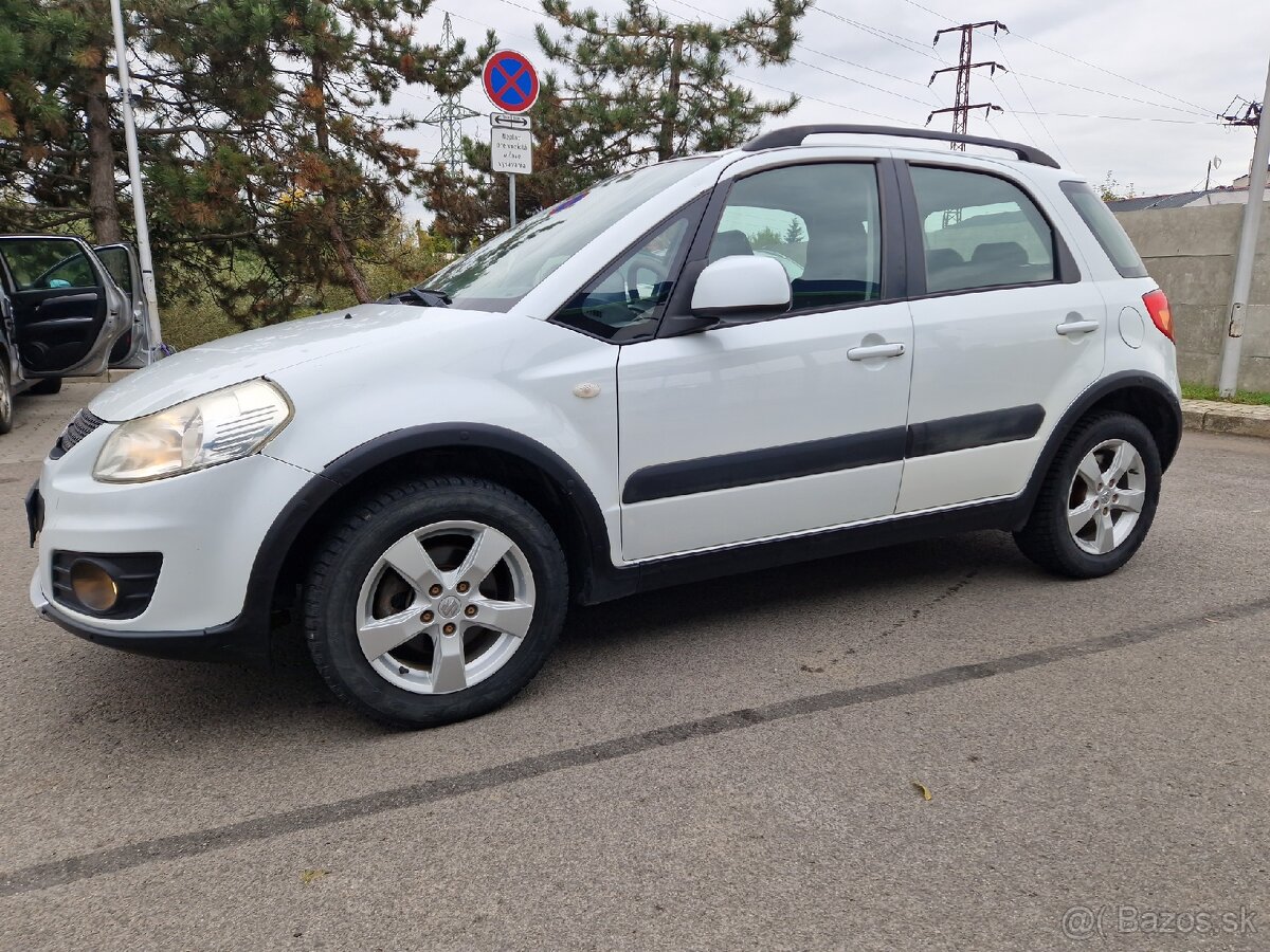 Predám Suzuki SX4 1.6 benzín 88 KW 4WD r.v.2012