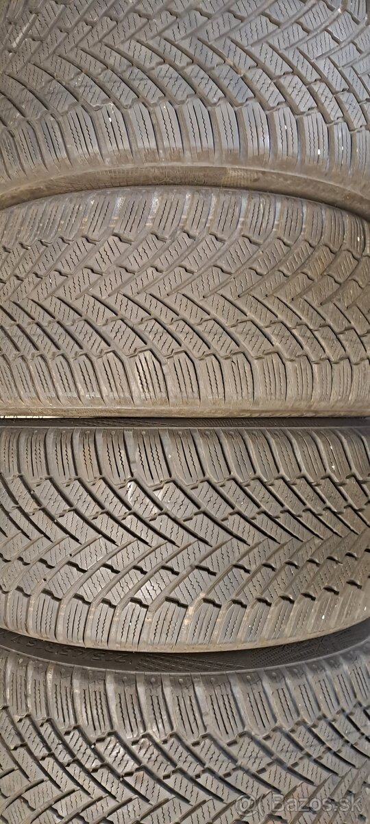 Predám 4ks jazdené zimné 215/45r16-90V Continental