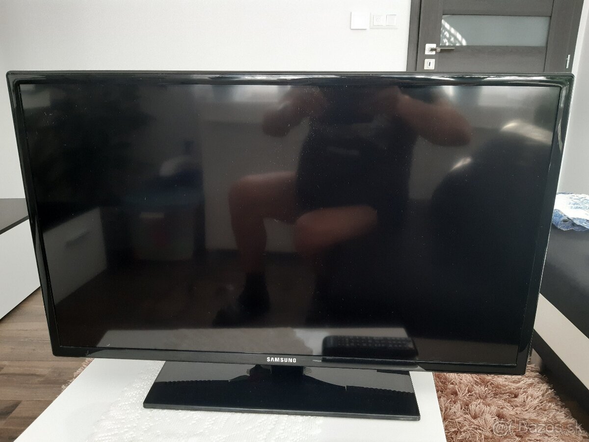 Tv Samsung 82" .