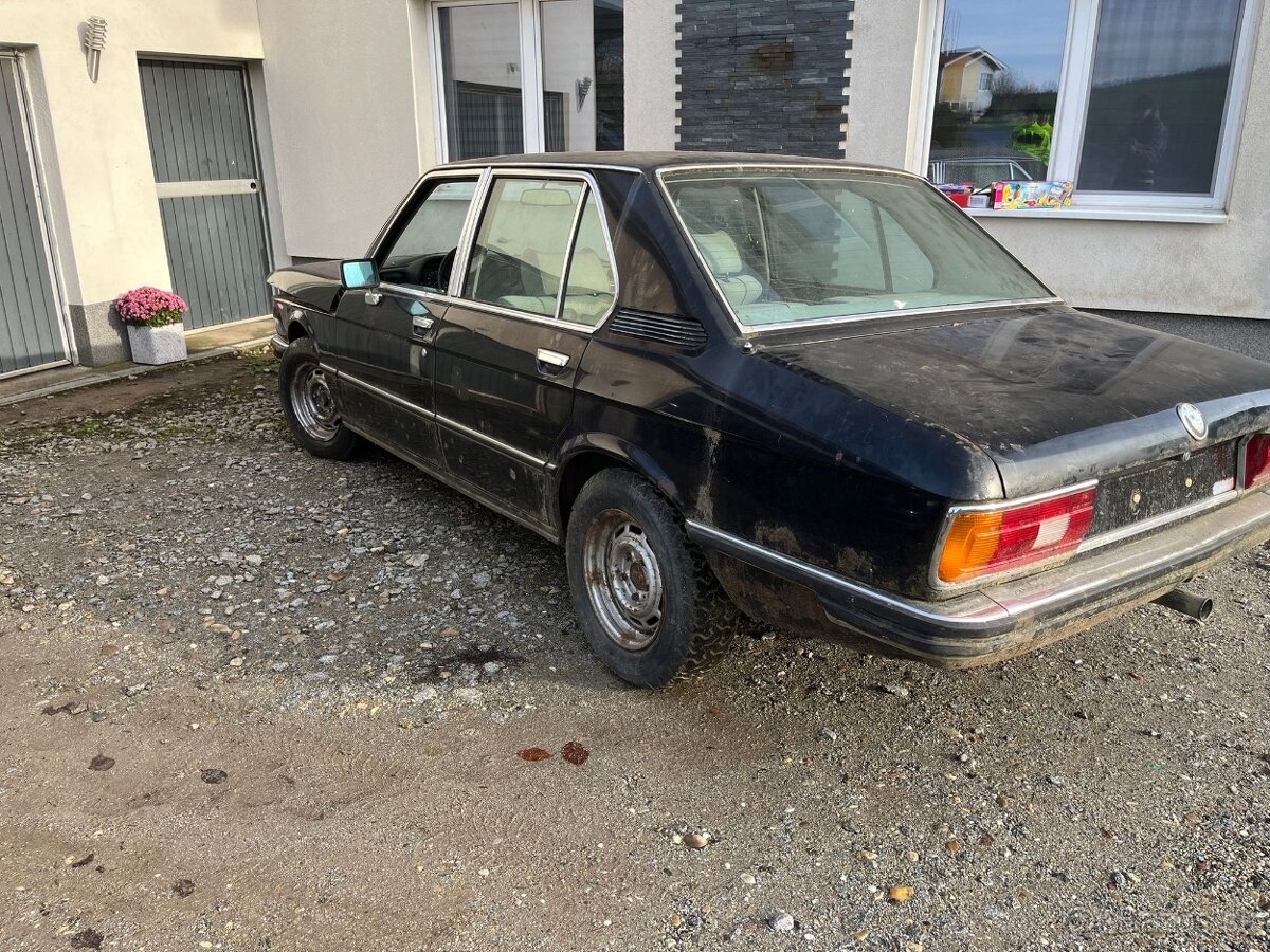 E12 528 i