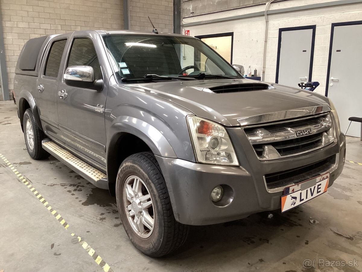 Isuzu D-MAX 3.0 Turbodiesel Double Cab Custom 4WD 5MT