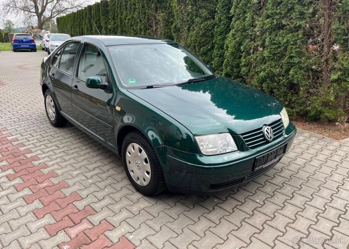 Volkswagen Bora 1,6i SR klima Nová STK benzín manuál 74 kw