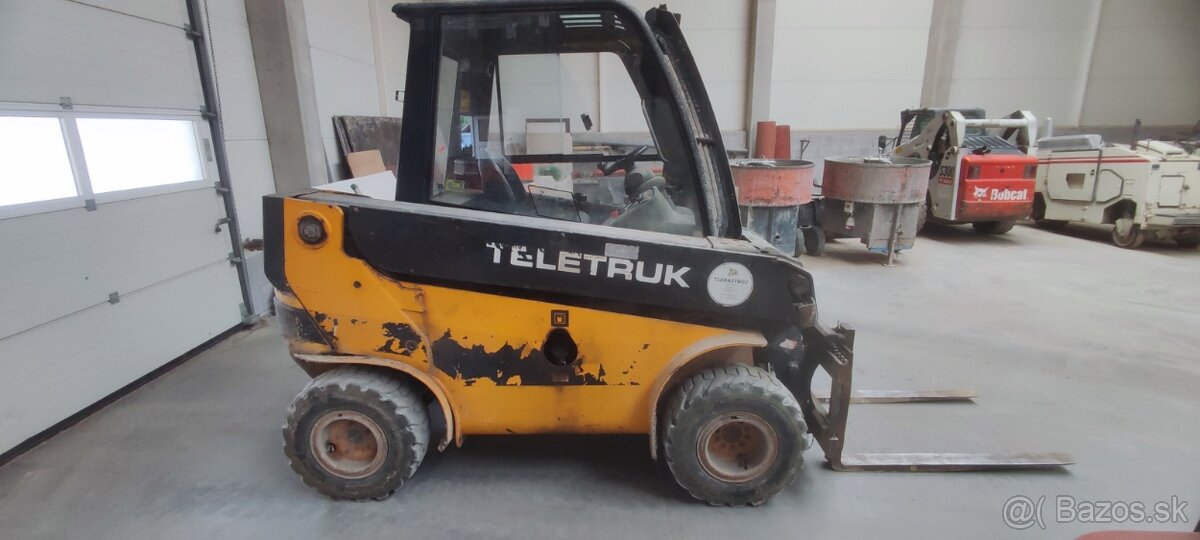 Teleskopický manipulátor JCB Teletruk