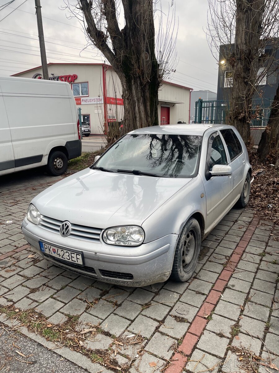 Volkswagen Golf 4 - automat