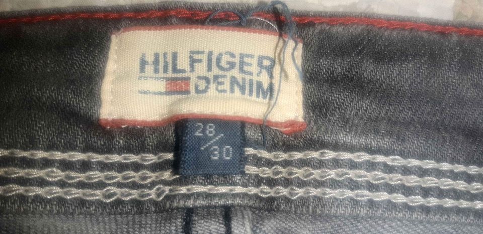 Šedé rifle Tommy Hilfiger