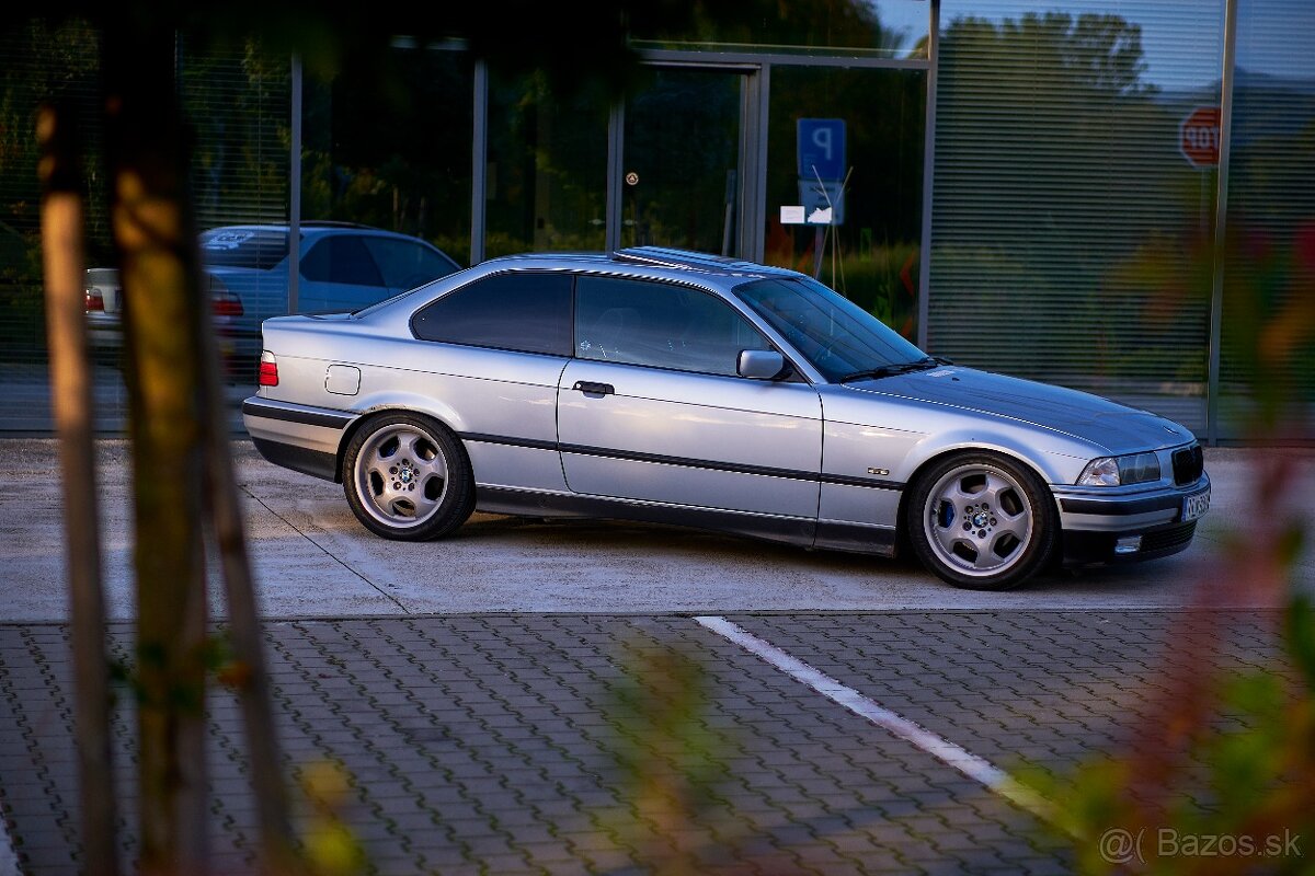 BMW E36 318is