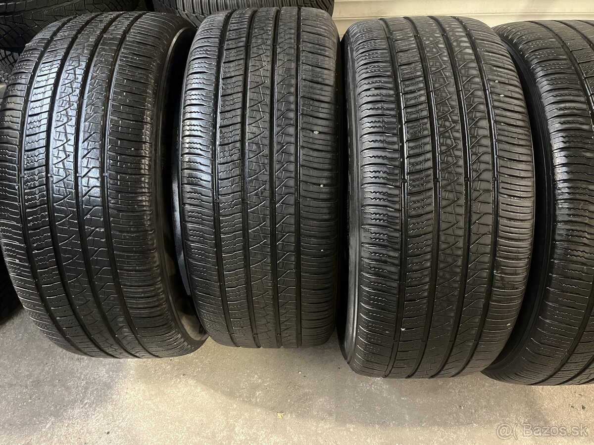 275/50R20 113V