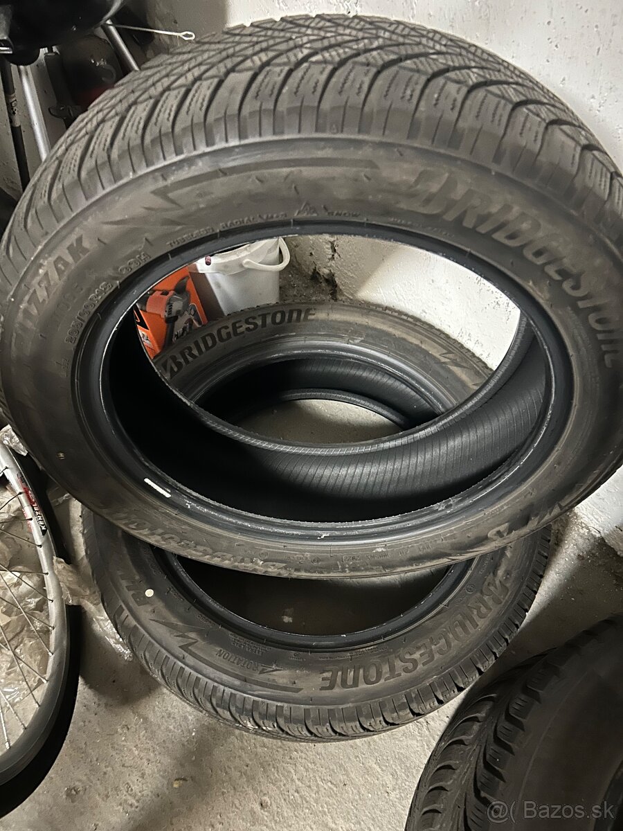 2ks zimné pneu 205/60 R18