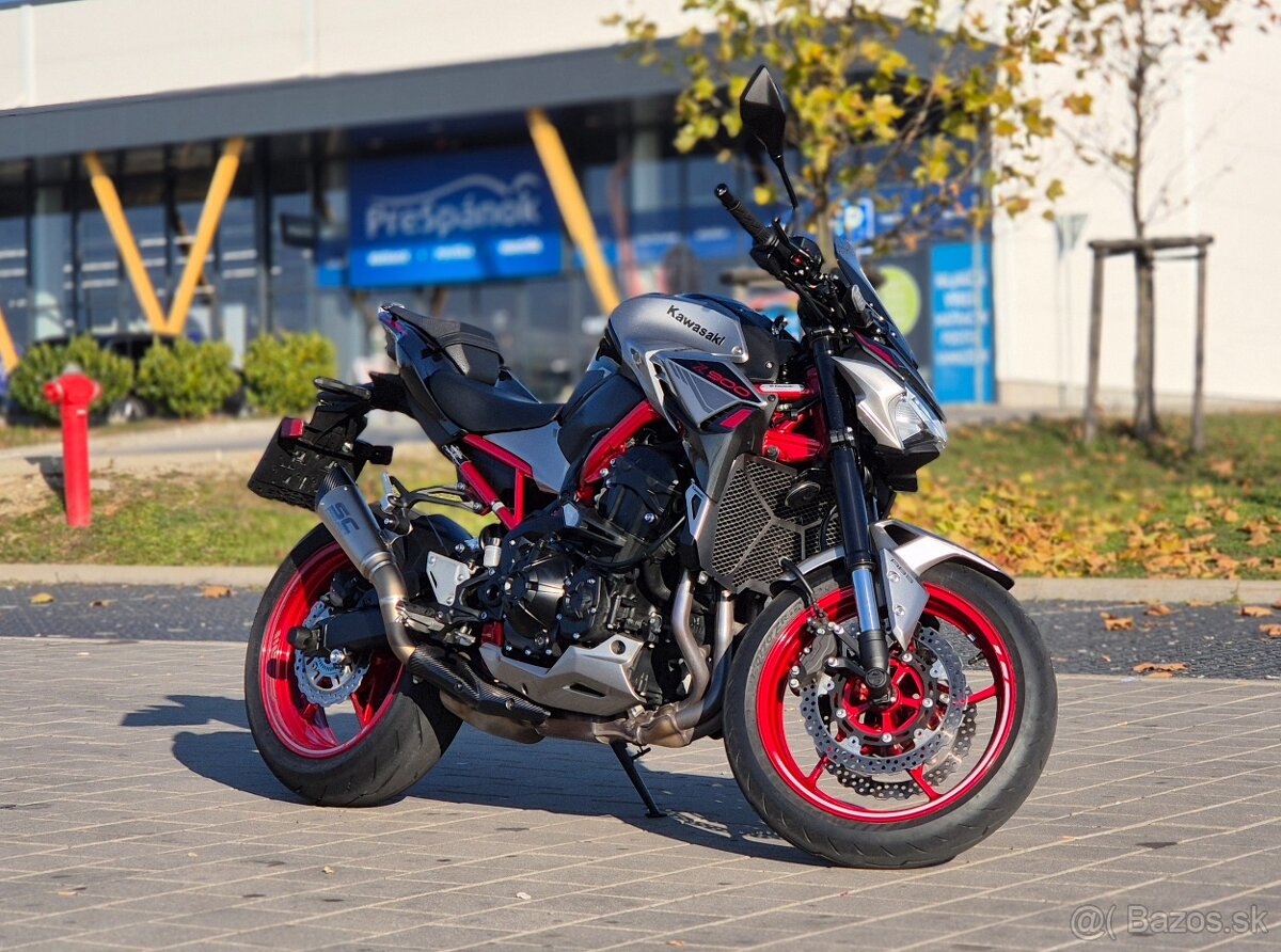 Kawasaki Z900 2024 v športovej úprave - TOP STAV