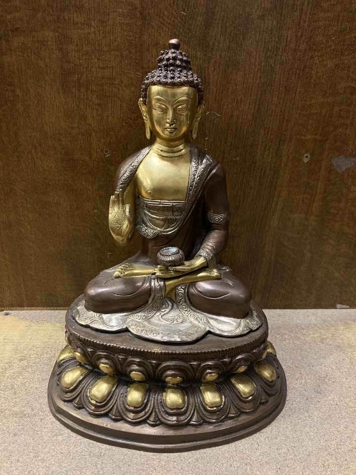 Bronz socha Budha