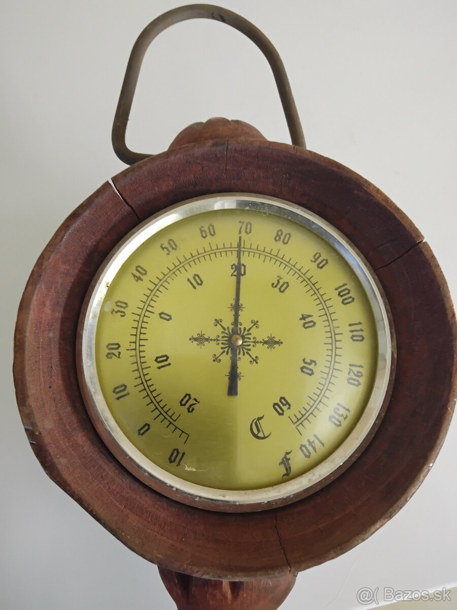 Drevený barometer