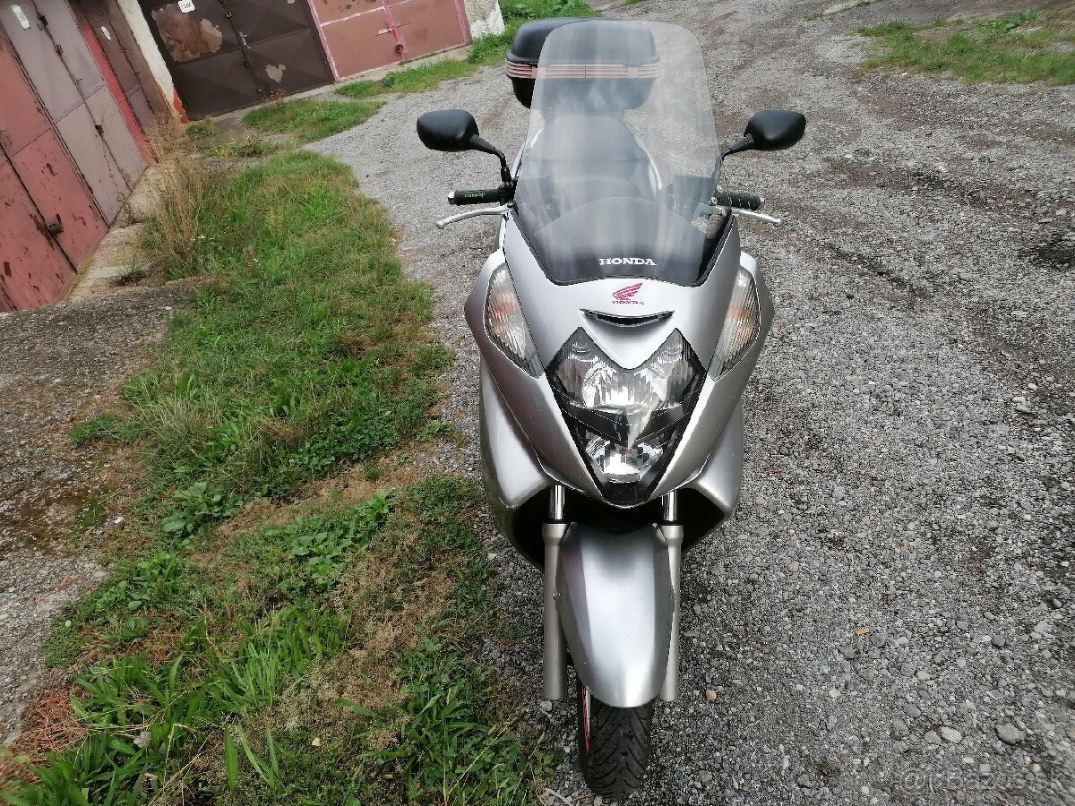 Predám skúter HONDA SILVER WING 600