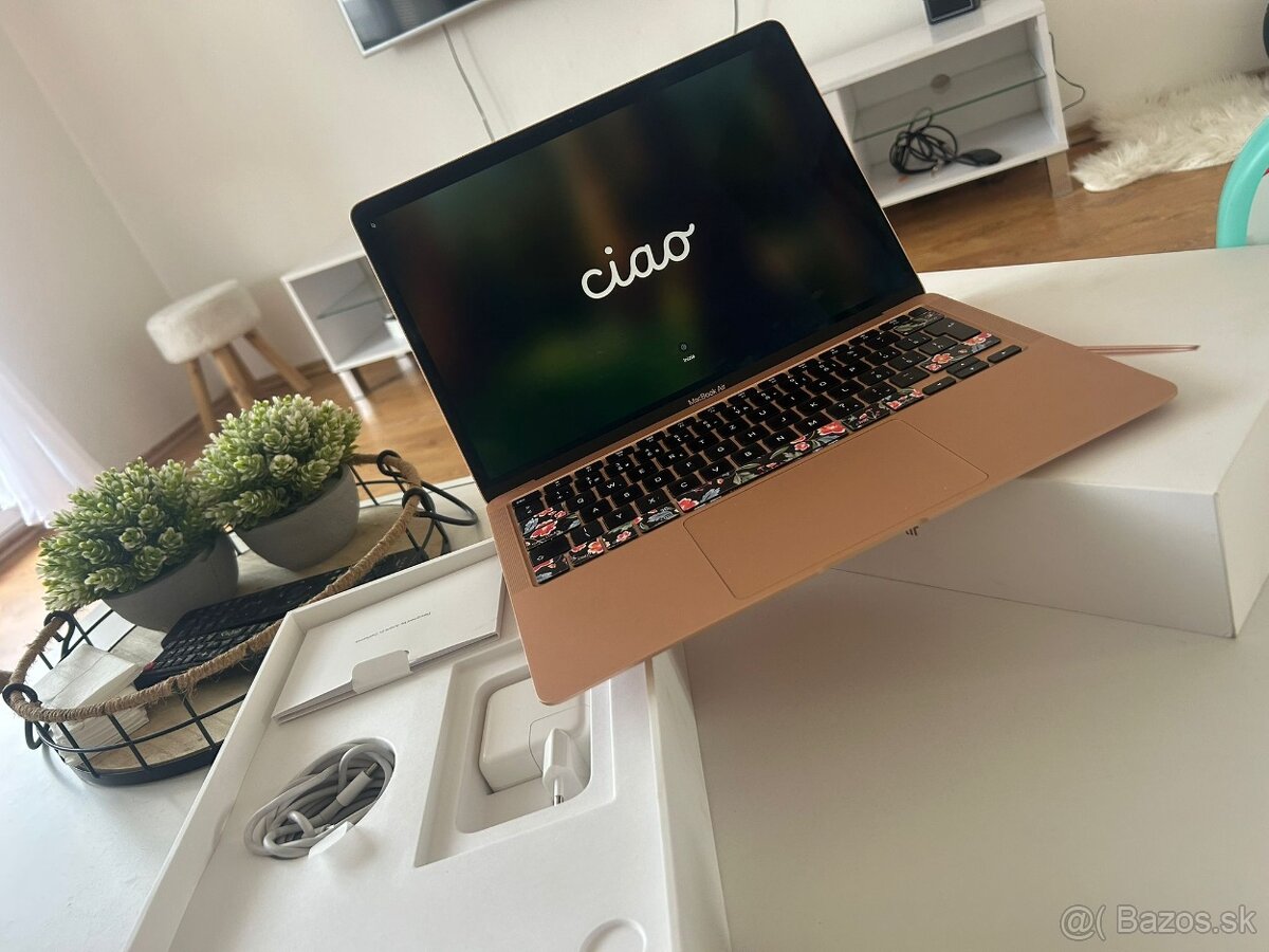 Macbook air13 m1 256gb 8gb ram