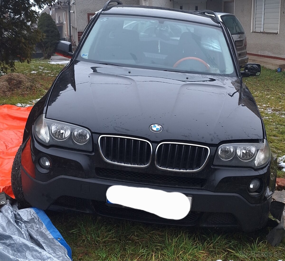 BMW X3 XDRIVE havarovaný. Predaj len v celku.