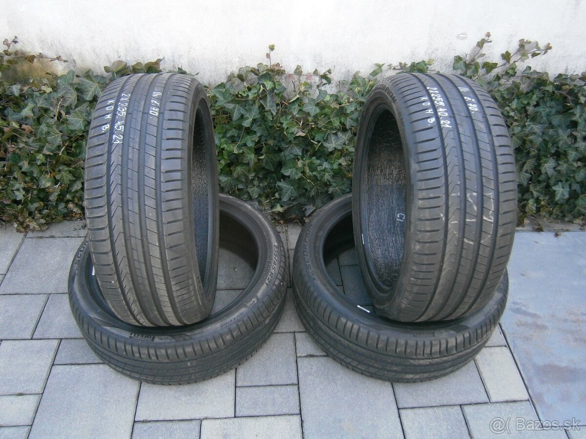 Predám 4x letné pneu Pirelli 2x 235/45 R21 a 2x 255/40 R21