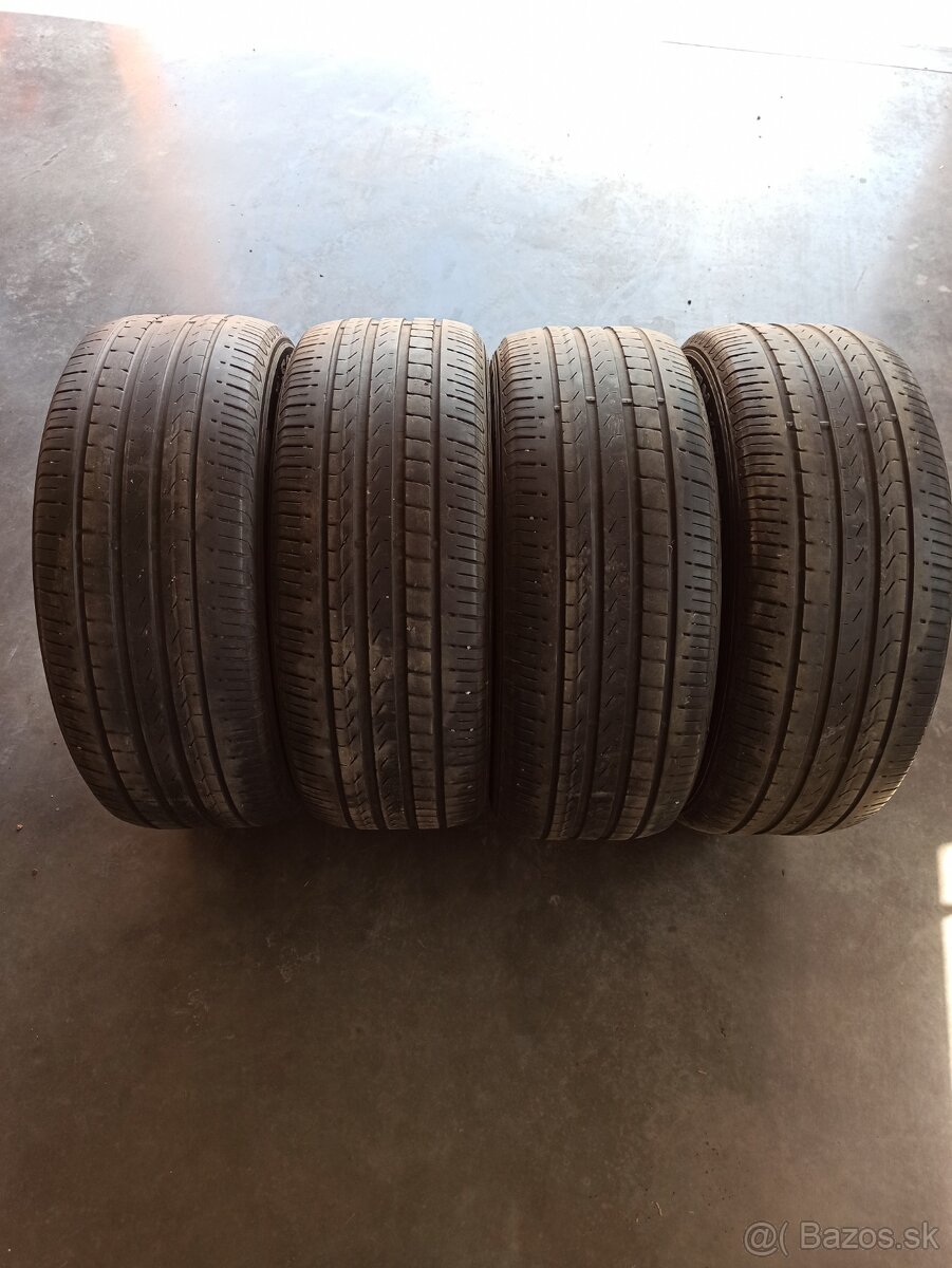 Pneu 235/55R18