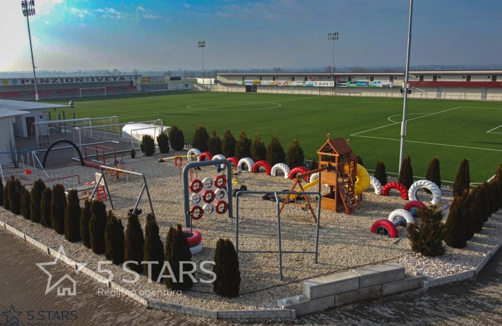 Predaj Futbalové tréningové centrum  obec Radava na pozemku 