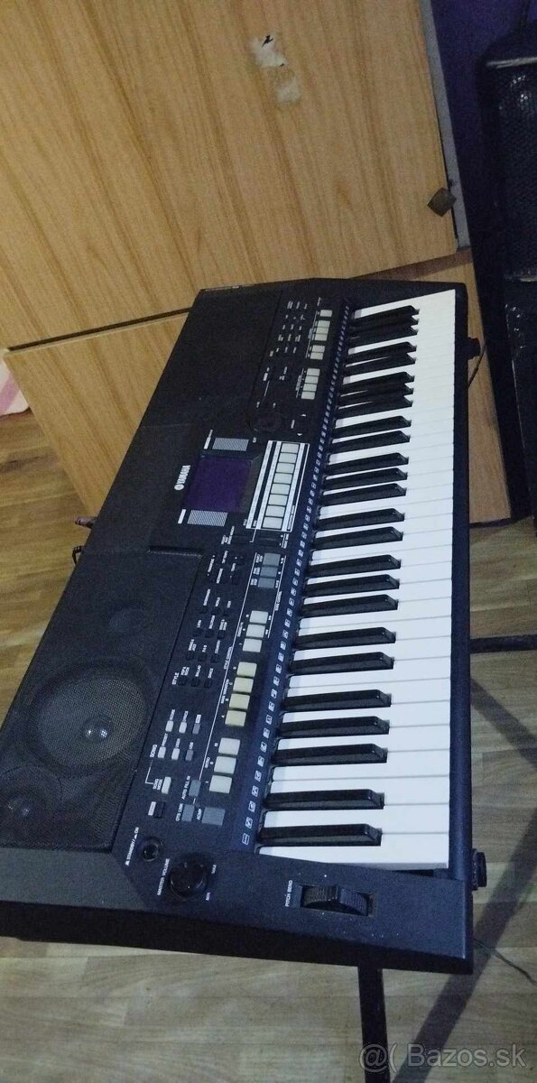 Predám Yamaha psr-s550 čierna