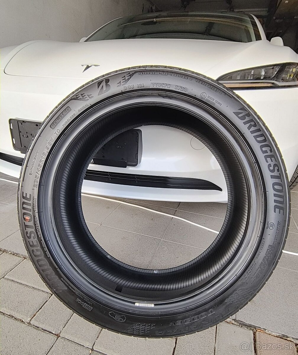 Predam pneu Bridgestone Turanza T005 EV 235/45 R18