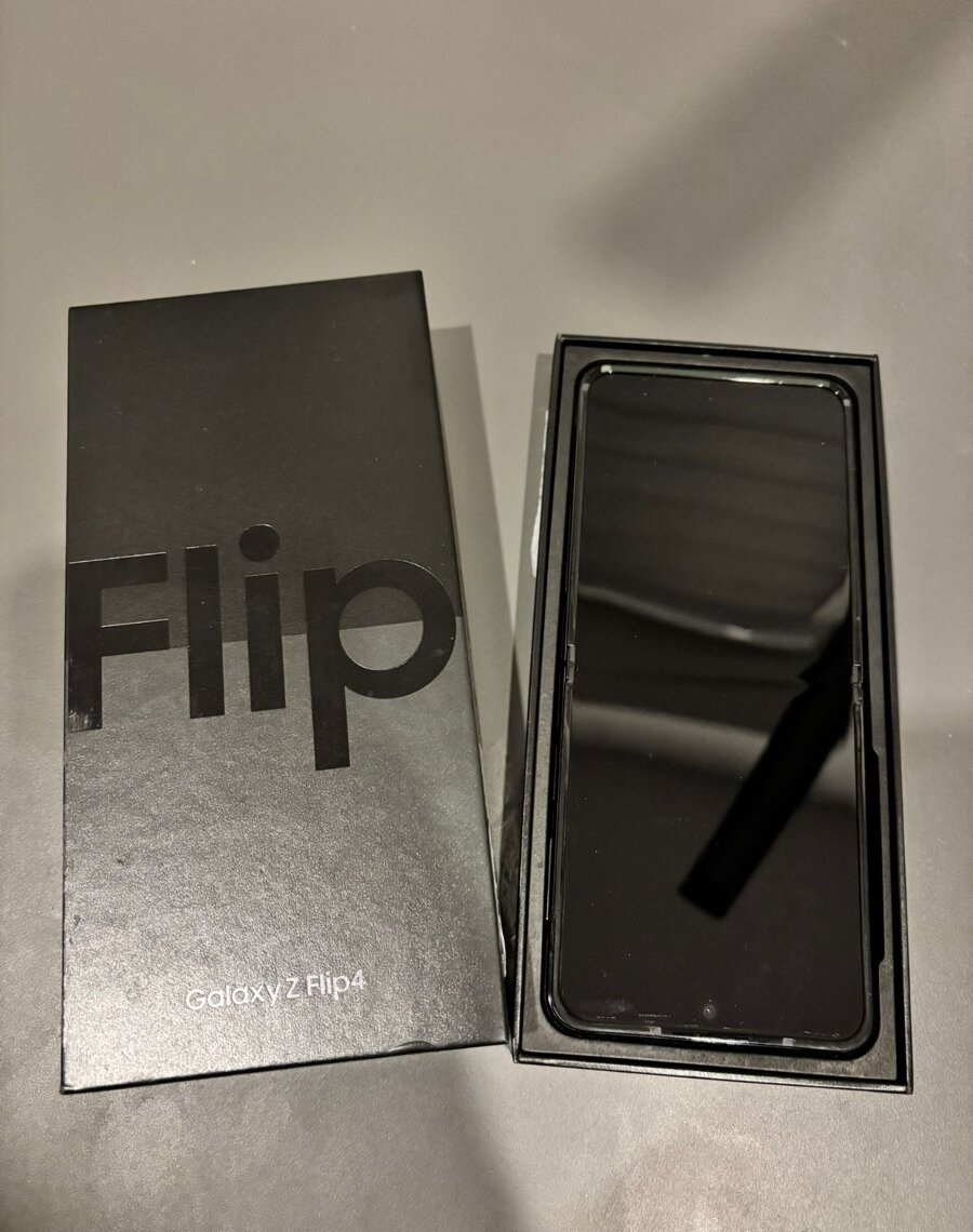 Samsung Galaxy Z Flip 4 8/128 gb